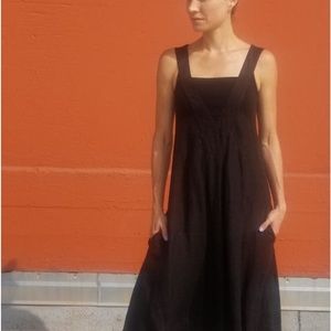 Inizio 100% linen made in Italy gorgeous midi dress with pockets. From Italy.